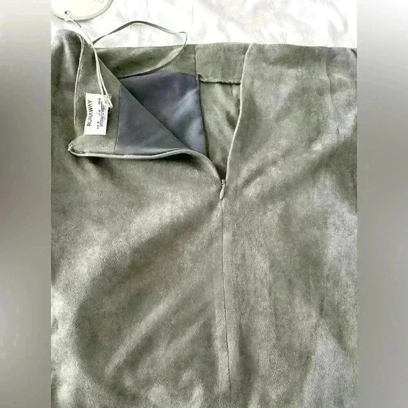 Runaway Faux Suede Jackie Mini Skirt Size 8 - Picture 6 of 15